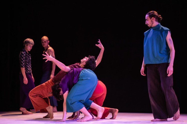  Espetáculo de dança que evoca Eduardo Galeano abre programação da ACERT - Jornal do Centro