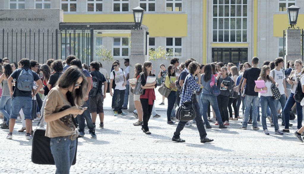  Ranking: Escola Secundária Alves Martins é (também) a primeira na atribuição da nota 20 - Jornal do Centro