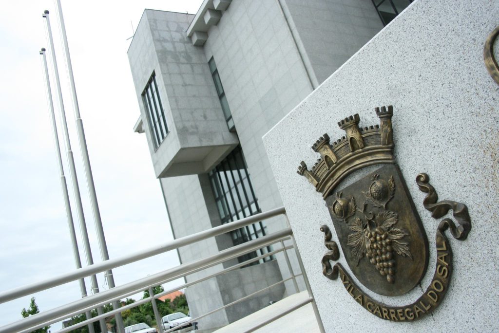  Em Carregal do Sal, ex-presidente aprovou venda de terreno por metade do preço a empresa da qual era presidente - Jornal do Centro