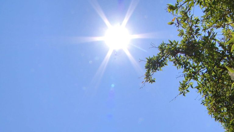 sol_na_regiao_de_viseu_com_poucas_nuvens