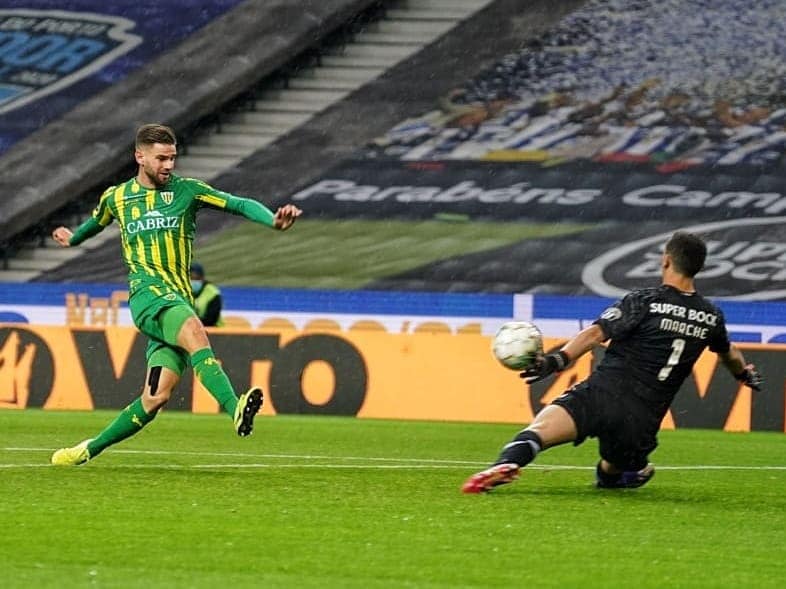  E à terceira … CD Tondela empata (2-2) em Penafiel - Jornal do Centro