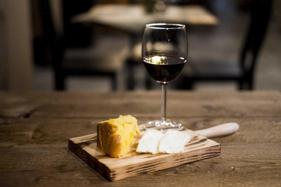  Dão presente em evento que une o vinho ao queijo e que promove produtos regionais - Jornal do Centro
