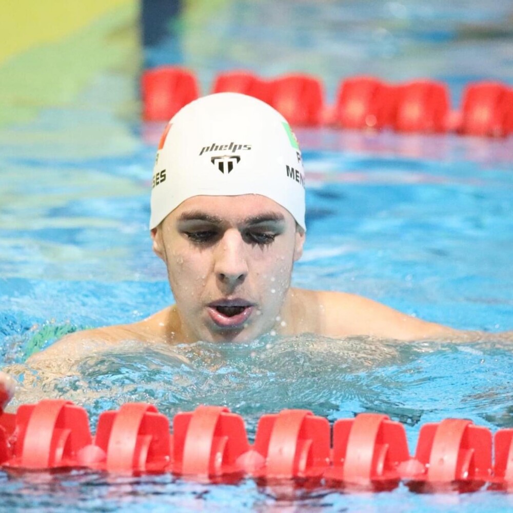  Marco Meneses fica em quinto lugar nos 100m Costas - Jornal do Centro