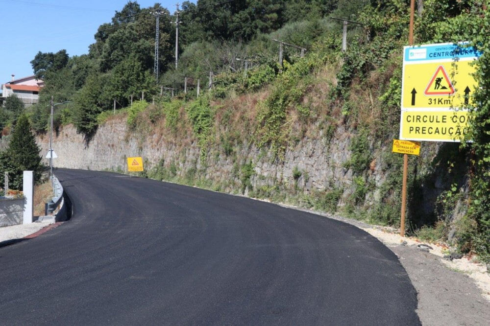  Estrada nacional que liga Castro Daire a Arouca com novo tapete - Jornal do Centro