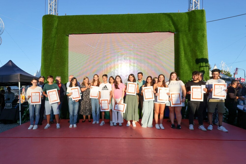  Mais de 200 alunos de Tondela reconhecidos pelas boas notas na escola - Jornal do Centro