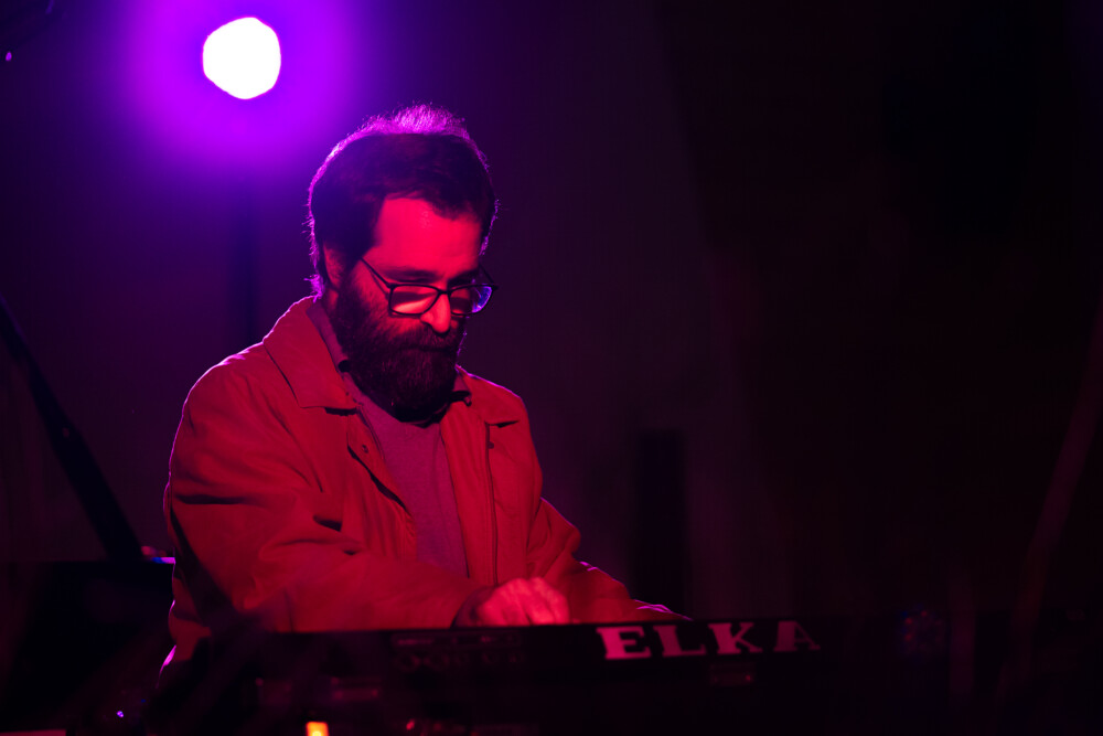  Há tanta coisa a acontecer no “Karma é…” e o pianista Tiago Sousa abre a música a novos organismos - Jornal do Centro