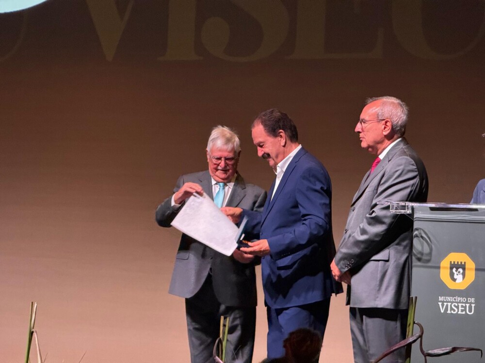  Entregues medalhas de mérito municipal a quem contribui para a afirmação de Viseu - Jornal do Centro