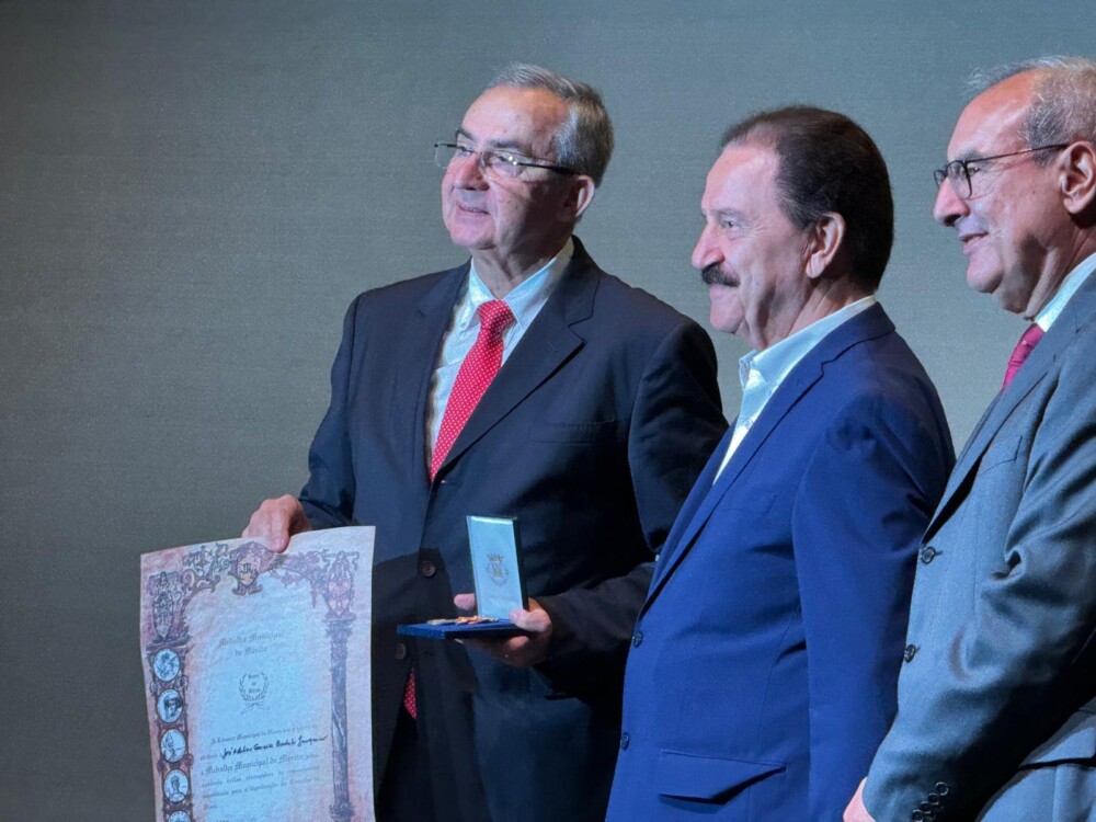  Entregues medalhas de mérito municipal a quem contribui para a afirmação de Viseu - Jornal do Centro
