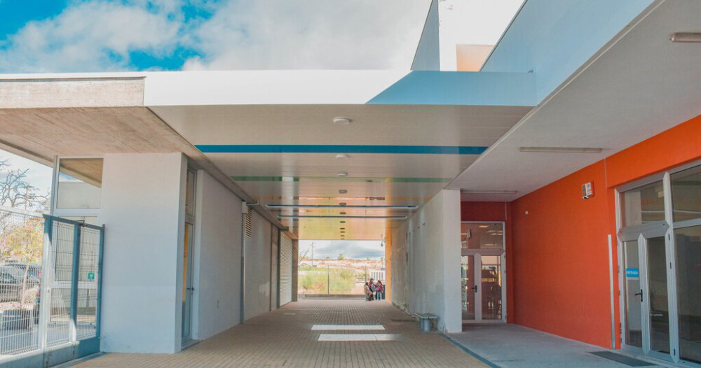  Centro Escolar de Moimenta da Beira com obras concluídas - Jornal do Centro