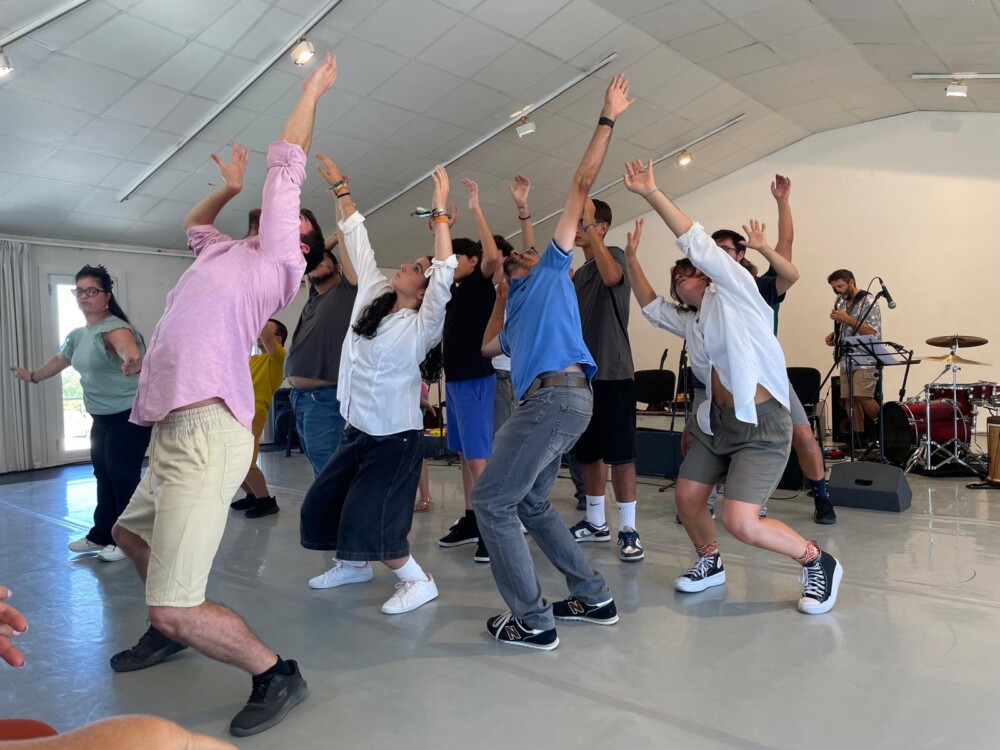  Espetáculo que une música, dança e trissomia 21 abre festival “Karma é…” - Jornal do Centro