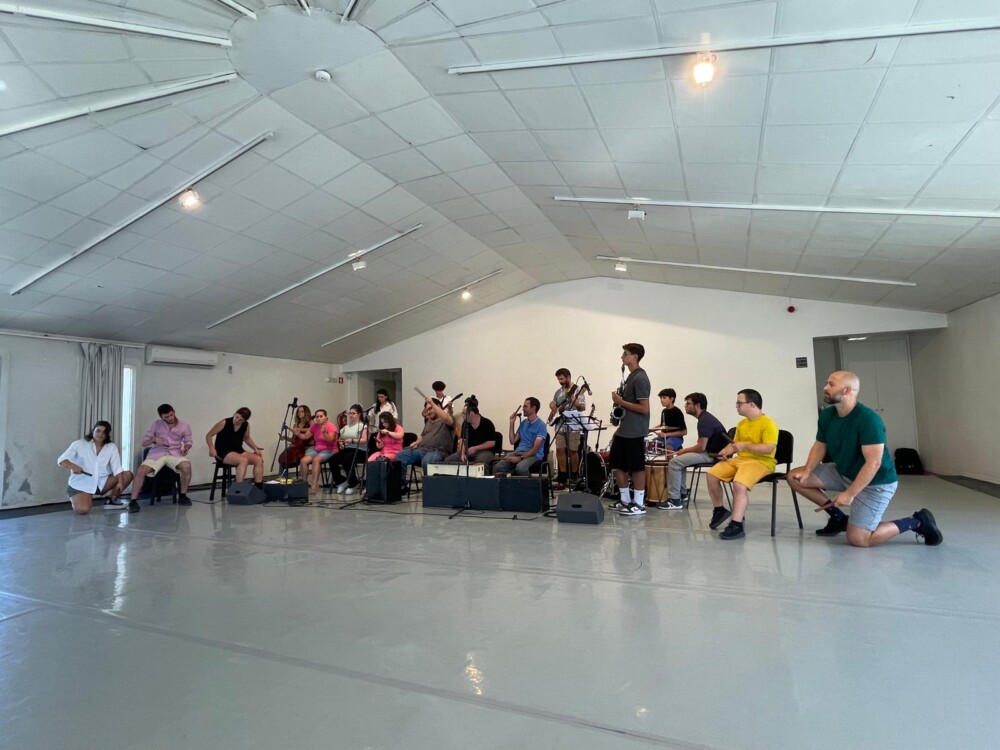  Espetáculo que une música, dança e trissomia 21 abre festival “Karma é…” - Jornal do Centro