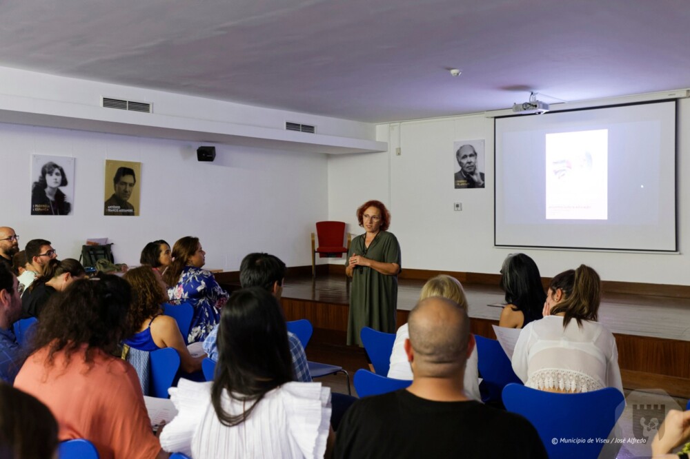  Artistas e professores discutem arte e educação na Escola Alves Martins, em Viseu - Jornal do Centro