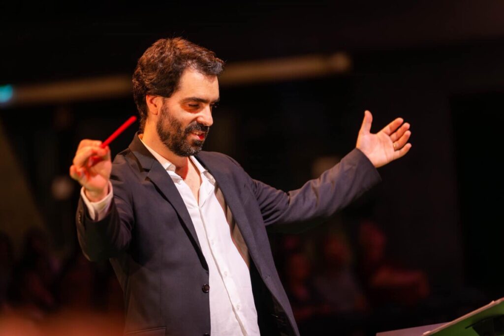  Músico João Martins atua com alunos de Santa Comba Dão na Casa da Cultura - Jornal do Centro