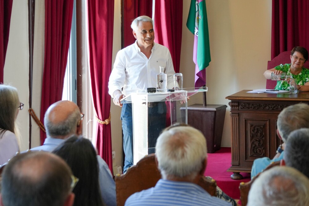  Antigo deputado Acácio Pinto apresenta novo livro em Sátão - Jornal do Centro