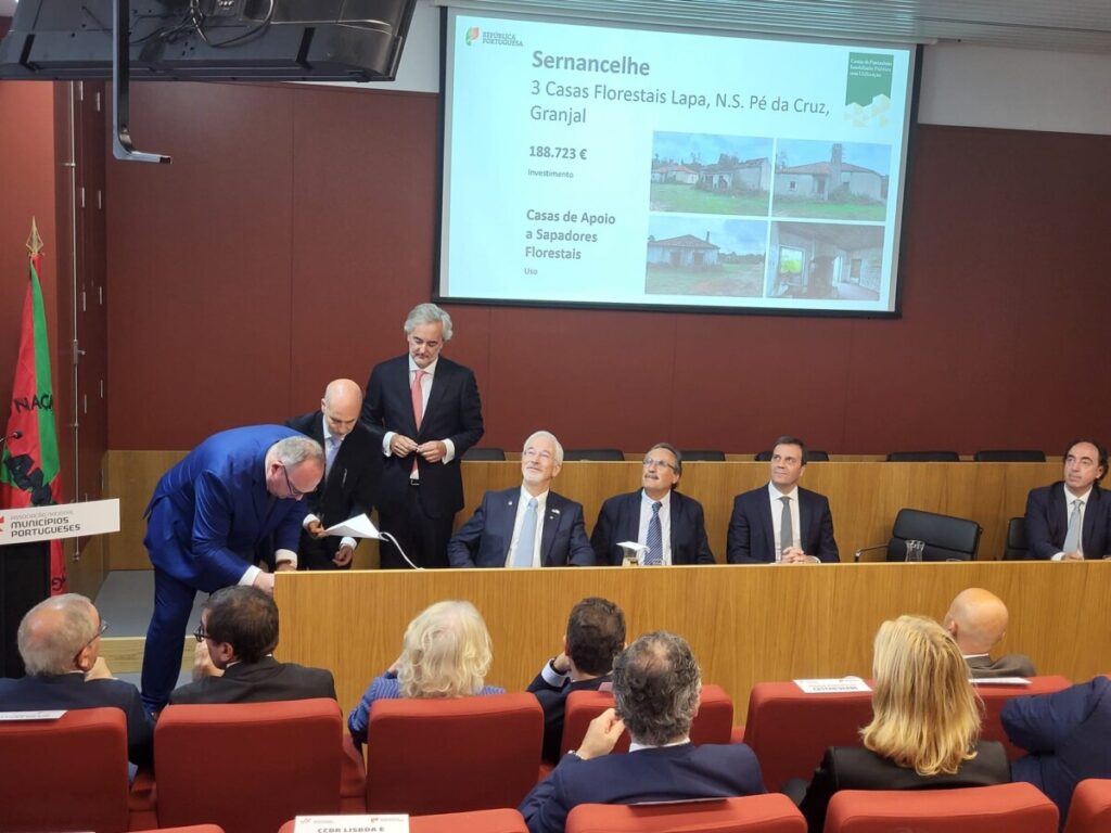  Antigas casas florestais passam para a gestão das autarquias de Sernancelhe, S. Pedro do Sul e Lamego - Jornal do Centro