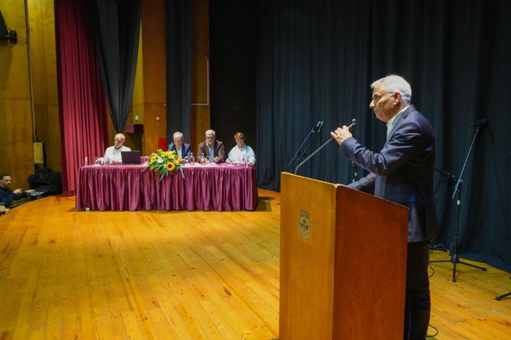  Ex-deputado Acácio Pinto apresenta “O Leitor de Dicionários” em Viseu - Jornal do Centro
