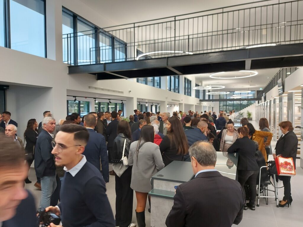  Paviléctrica celebra 35 anos com inauguração de pavilhão em Viseu - Jornal do Centro