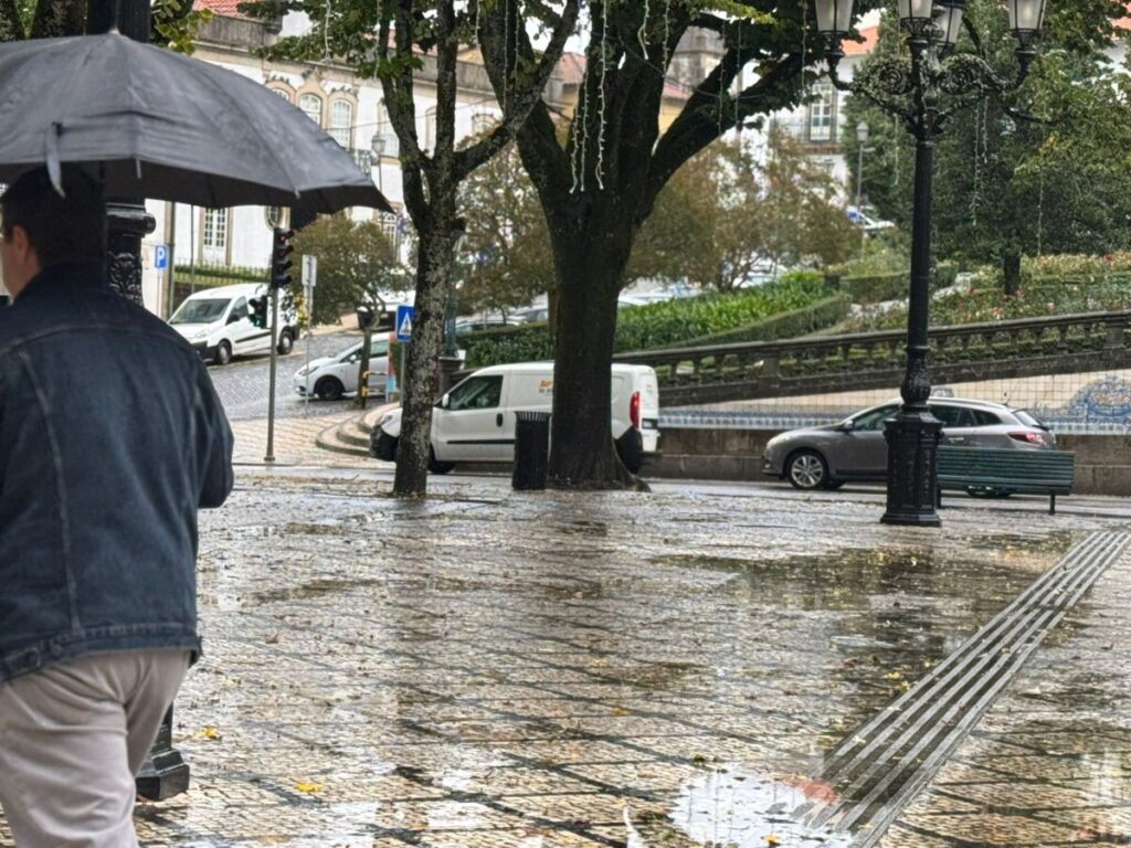  Viseu: Chuva forte deixa distrito em alerta amarelo este sábado - Jornal do Centro