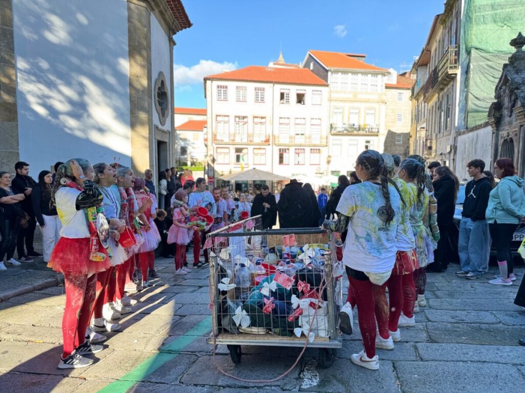  Uma Latada em Viseu de sol, barulho e “espírito uno” - Jornal do Centro