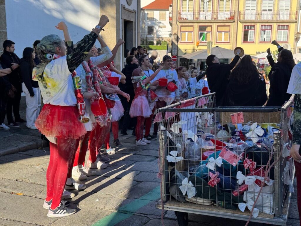  Uma Latada em Viseu de sol, barulho e “espírito uno” - Jornal do Centro