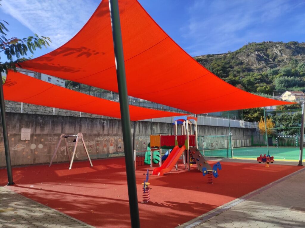  Tabuaço requalifica parque infantil do Centro Escolar - Jornal do Centro