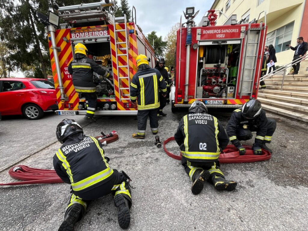  Sirenes e fumo: simulacro testa segurança do hospital psiquiátrico em Viseu - Jornal do Centro