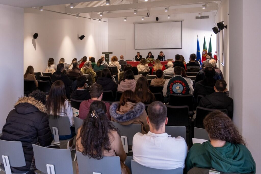  Stress, violência e igualdade de género nas Jornadas Sociais de Armamar - Jornal do Centro