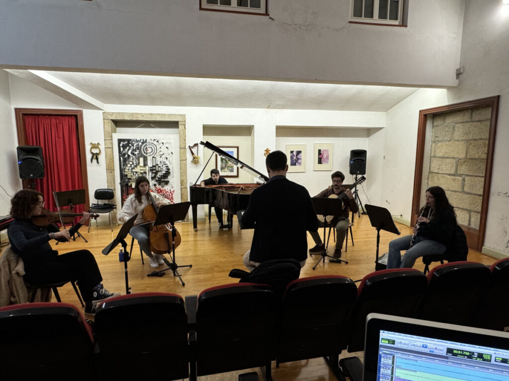  Conservatório de Viseu recebe concerto onde os sons são ouvidos no escuro - Jornal do Centro
