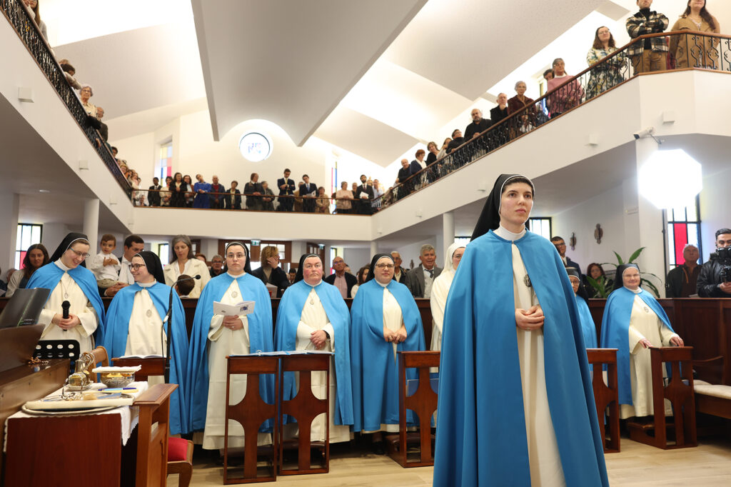  Irmã de 26 anos assume votos de obediência, castidade e clausura em Mosteiro de Viseu - Jornal do Centro