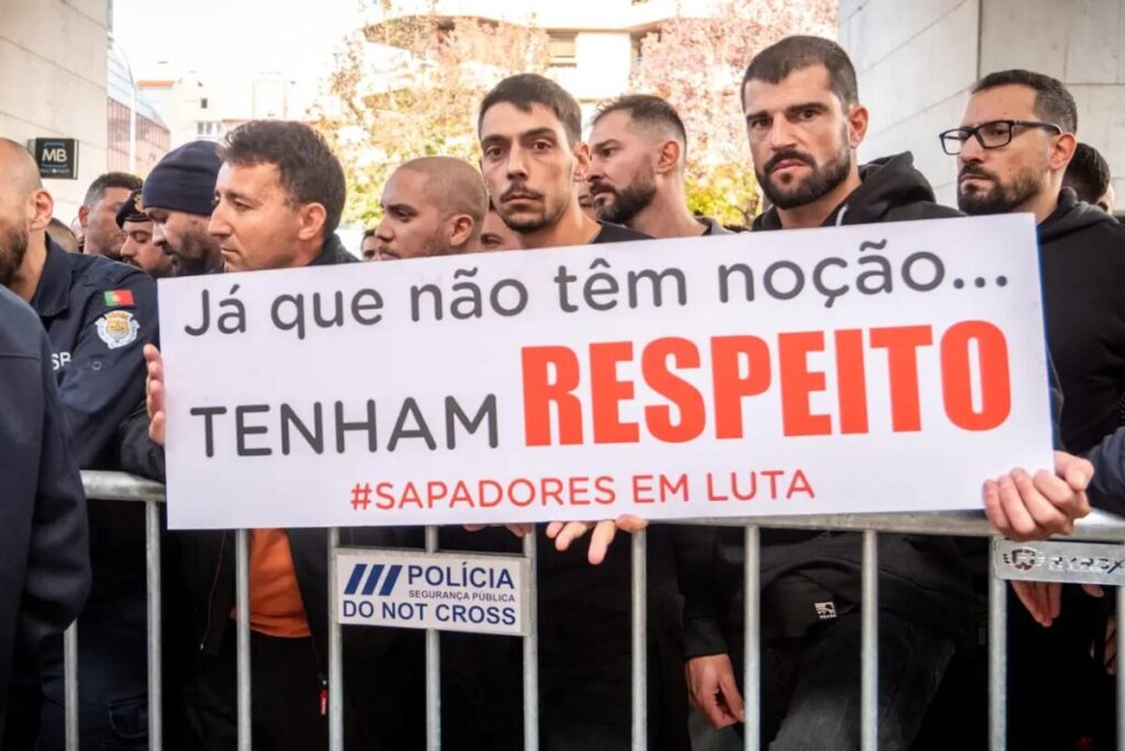  Bombeiros Sapadores de Viseu em manifestação nacional pela luta da valorização da carreira - Jornal do Centro