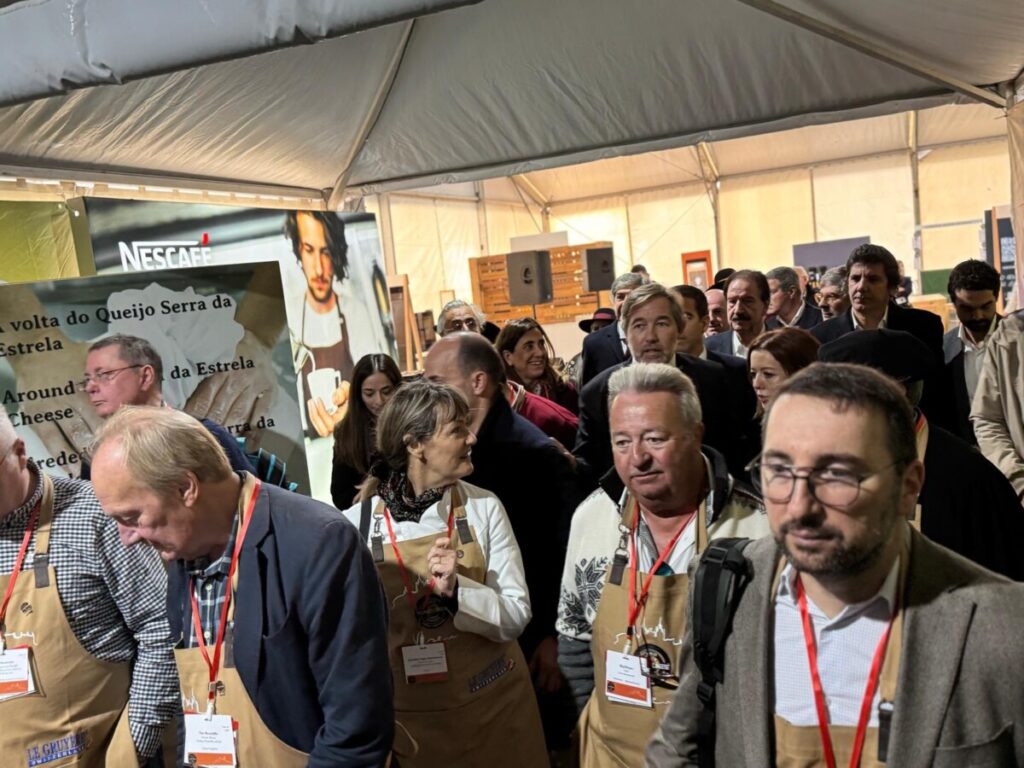  Até domingo, somos todos “afinadores” de queijo no maior concurso do mundo que decorre em Viseu - Jornal do Centro