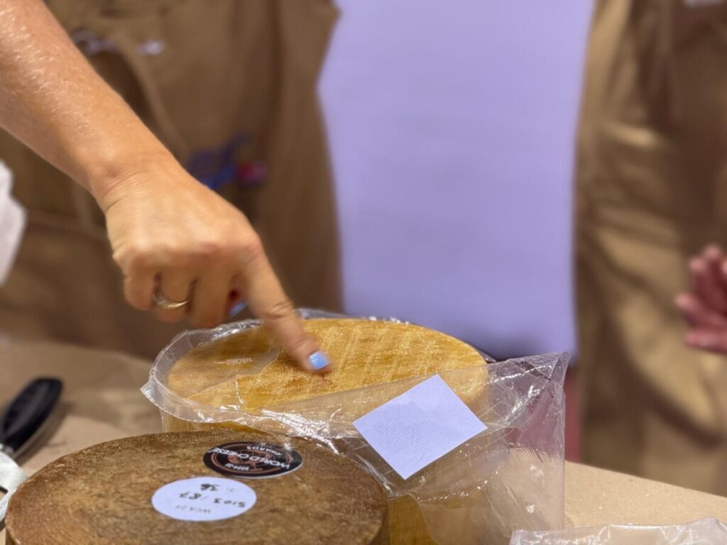  Até domingo, somos todos “afinadores” de queijo no maior concurso do mundo que decorre em Viseu - Jornal do Centro