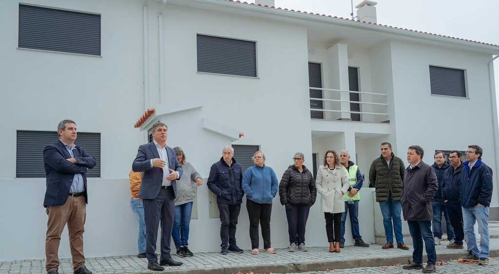  Câmara de Moimenta da Beira entrega primeiras casas da Estratégia Local de Habitação - Jornal do Centro