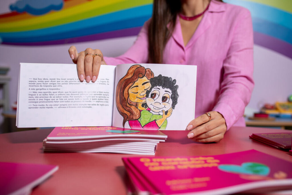  A viagem no coração de uma criança é o ponto de partida do novo livro de Adriana Alves - Jornal do Centro