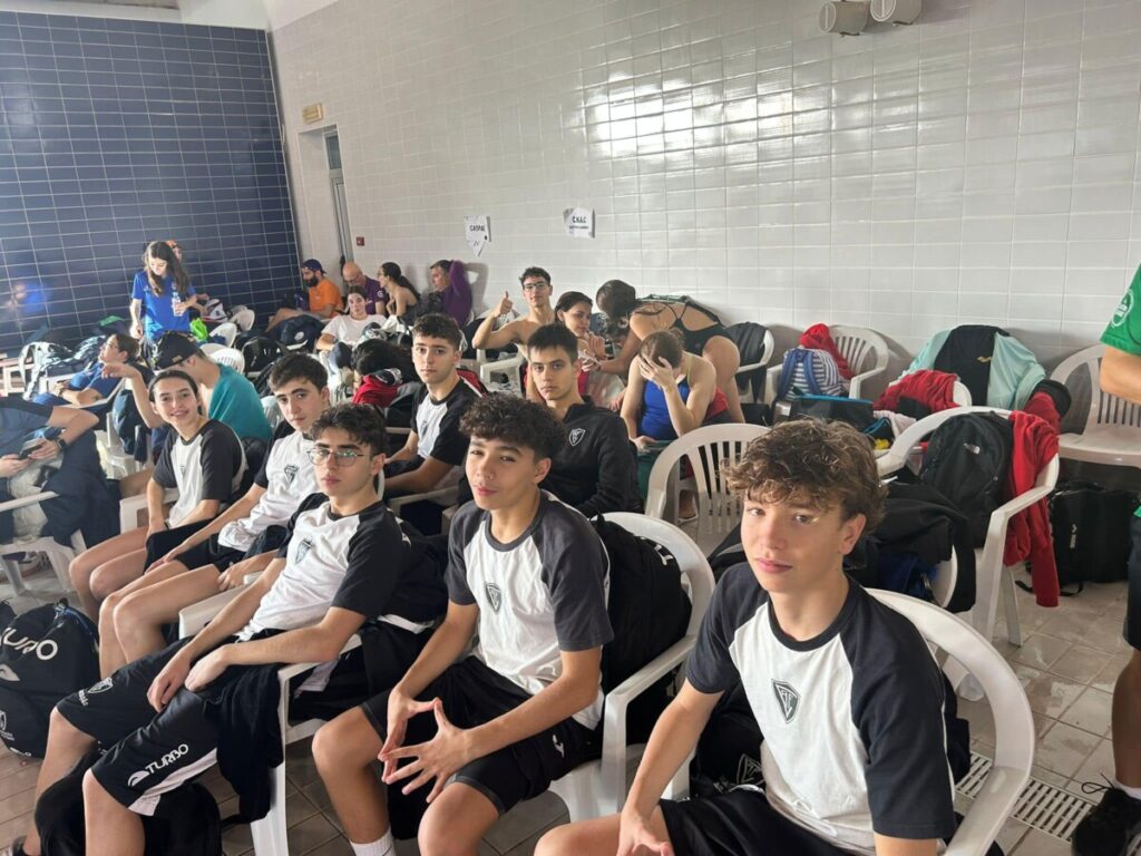  Nadadores do Académico de Viseu vencem 10 medalhas no Zonal de Juvenis - Jornal do Centro