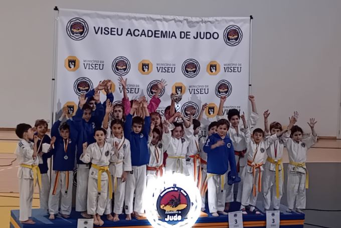  Torneio Infantil de Judo de Viseu apoia Obras Sociais com recolha de alimentos - Jornal do Centro