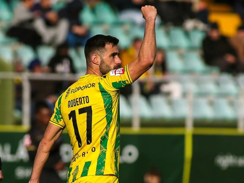 Avançado do Tondela está muito perto de ser o melhor marcador de sempre da Segunda Liga - Jornal do Centro