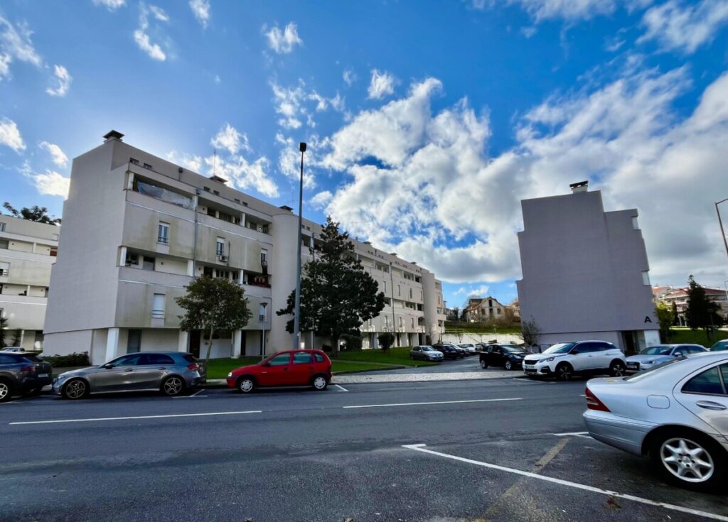  Moradores do Bairro da Balsa em Viseu queixam-se de insegurança e degradação dos blocos habitacionais - Jornal do Centro