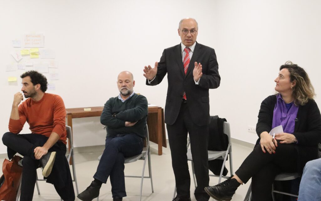  Artistas debateram democracia cultural em Lamego - Jornal do Centro