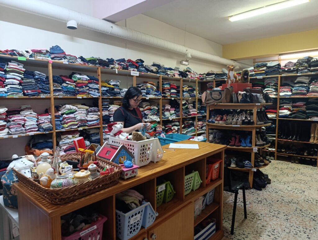  Cáritas de Viseu apela à doação de cobertores, lençóis e alimentos para loja social - Jornal do Centro