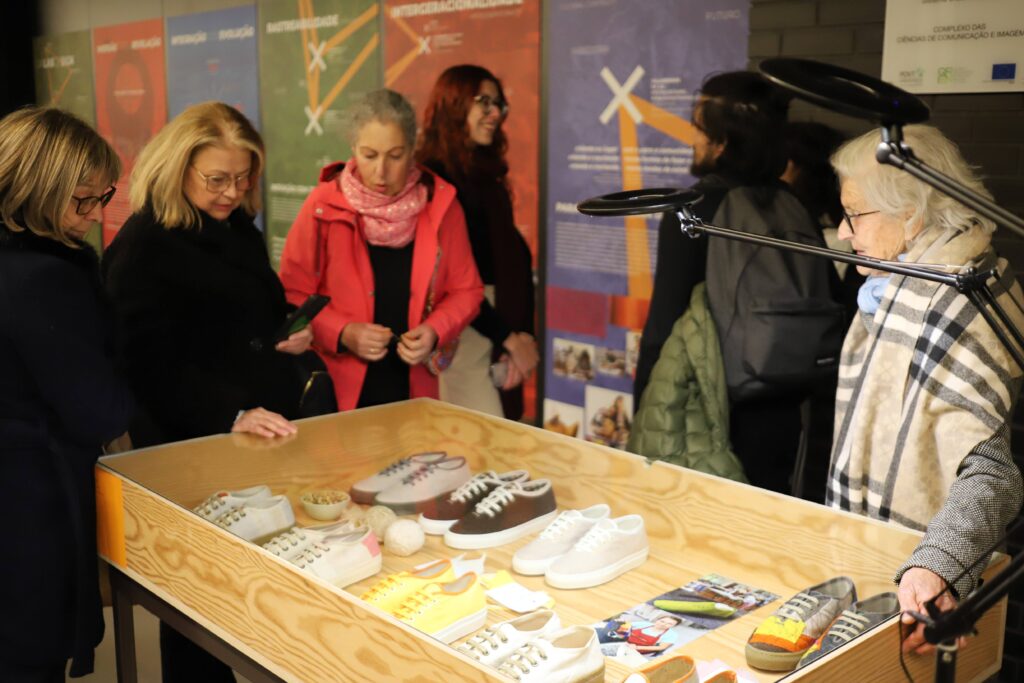  Alunos da Universidade de Aveiro expõem produtos criados com artesãos de Tondela - Jornal do Centro