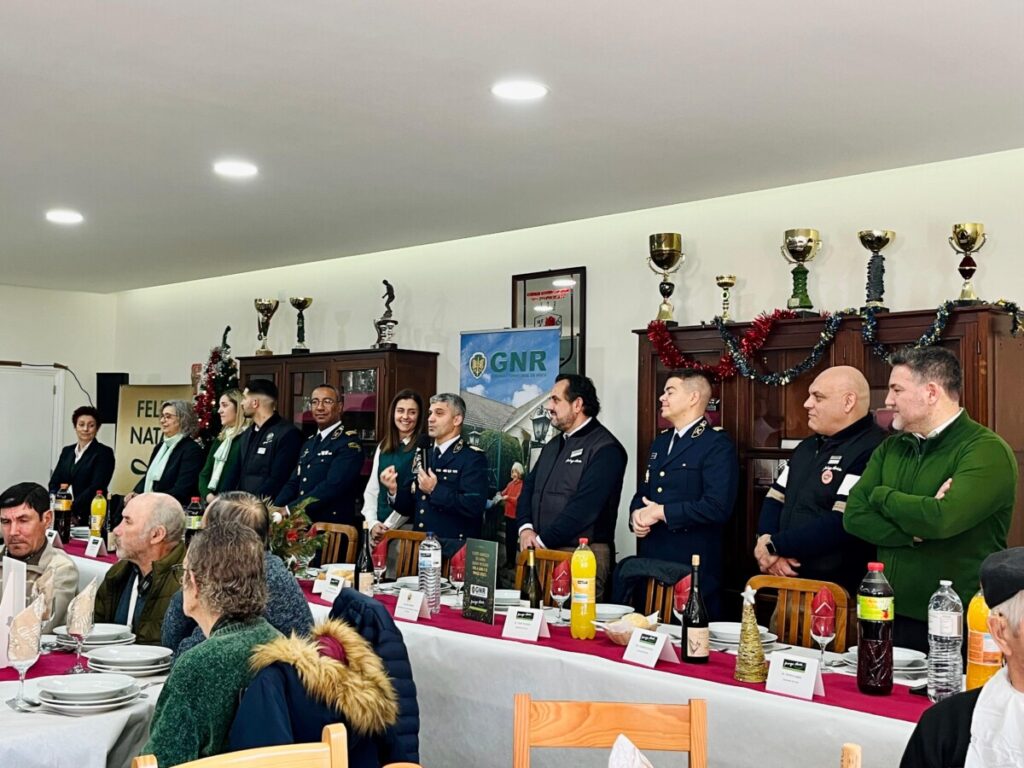  Almoço reúne 100 idosos do distrito de Viseu que vivem sozinhos ou isolados - Jornal do Centro