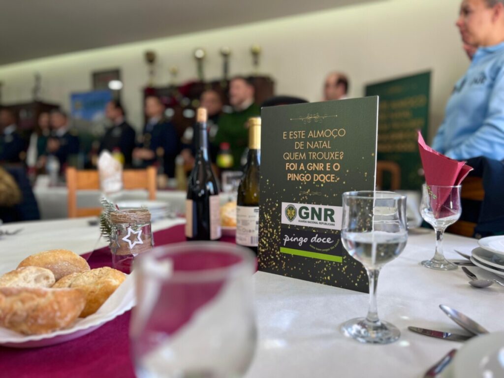  Almoço reúne 100 idosos do distrito de Viseu que vivem sozinhos ou isolados - Jornal do Centro