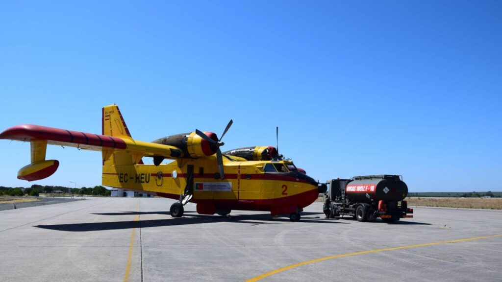  Força Aérea lança concursos para meios aéreos de combate a incêndios rurais - Jornal do Centro