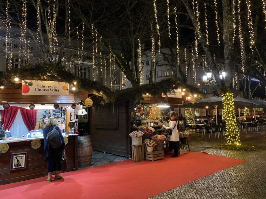  Compras de Natal com tradição local: O Mercadinho no coração de Viseu - Jornal do Centro