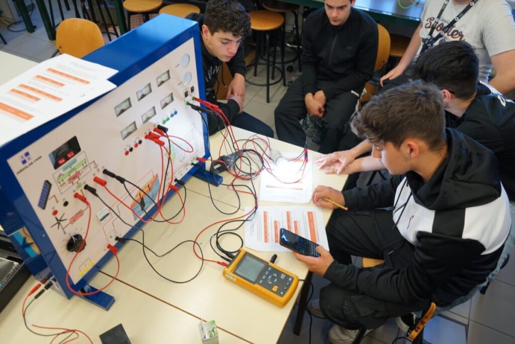  Viseu: Segunda edição do Dia Aberto da Engenharia Elétrica em abril no Politécnico - Jornal do Centro
