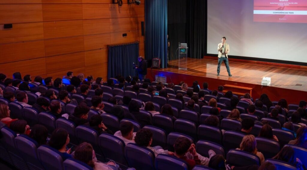  Youtuber de matemática e empreendedor de Nelas falam nas Conferências Teen - Jornal do Centro