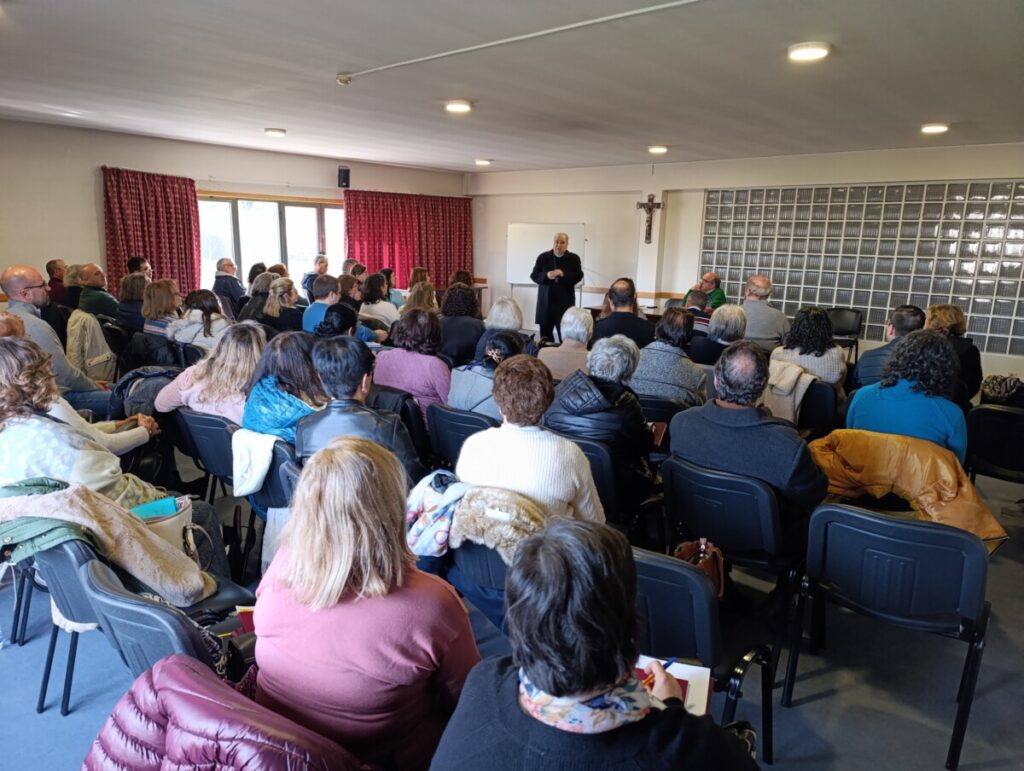  Mais de 50 fiéis da Diocese de Viseu passam a dar a comunhão nas missas - Jornal do Centro