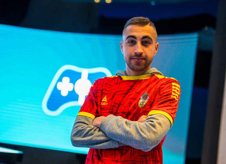  O futebol está-lhe nos dedos: É de Viseu um dos maiores talentos no eFootball - Jornal do Centro