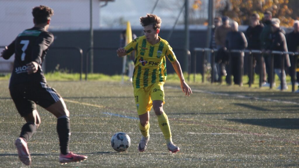 simão arede cd tondela Jogador do CD Tondela convocado para a seleção portuguesa de sub-18 - Jornal do Centro